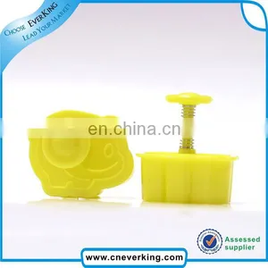 Clear Carton Design Plastic Cookie Cutter thumbnail-2