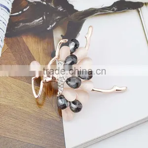 Full Crystal Rhinestone Dancer Brooch 2015 Spring Fashionable Cheap Brooch thumbnail-2