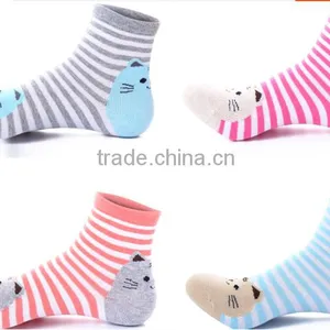 Wholesale Fashion Cat Cartoon Tube Stripe Sock thumbnail-1