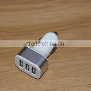 Wholesale in Electronic Market 3 Ports 12V/24V 5V 2.1A /1A Usb Car Charger Manufacturers With CE FCC Rohs thumbnail-4