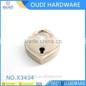 Hot Sale Bag Hardware Accessories Decoration Metal Heart-Shape Lock thumbnail-1