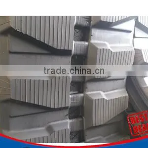 81M828010 Rubber Track for R55-9 thumbnail-1