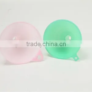 Large Plastic Funnel thumbnail-1