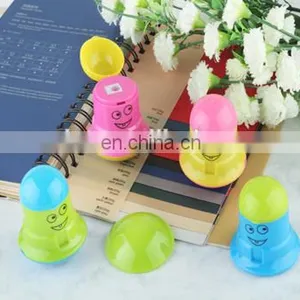 Smart Hand Held Plastic Pencil Sharpener thumbnail-1