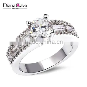 Jewelry Finding Top Quality Proposal Design Cubic Zircon Main Stone Engagement Ring thumbnail-1