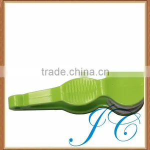 Wholesale Different Colors Plastic Eye Glasses Cleaner Keychain for Gifts thumbnail-1