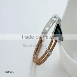 Plum-shaped Diamond Alloy Plating Red Leather Crystal Bangle thumbnail-6