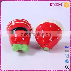 Christmas Bell Desgin Ceramic Salt Pepper Shaker thumbnail-5