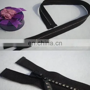 2017 YIWU Most Popular Beautiful Diamond Zipper Manufacturer thumbnail-3