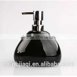 4pcs of Black Bathroom Accessories Set thumbnail-2