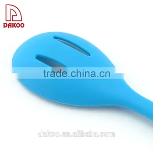Integrated Seamless Design Silicone Handle Slotted Spoon thumbnail-5