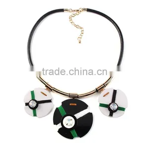 Fashion Big Brand Women Arcylic Pendant Costume Necklace thumbnail-6