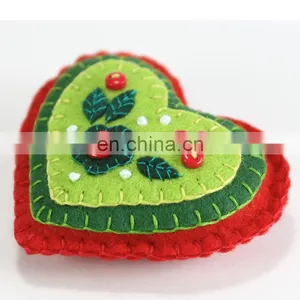 Wholesale Felt Christmas Tree Ornaments Custom Animal Reindeer Indoor Decoration Gifts With Ribbon Sling thumbnail-1