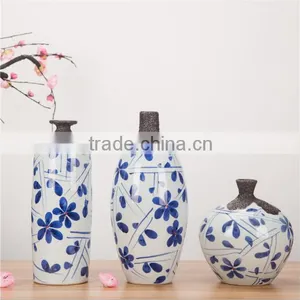 Hand-sketching Jingdezhen Blue and White Porcelain Vase HY7138 thumbnail-1