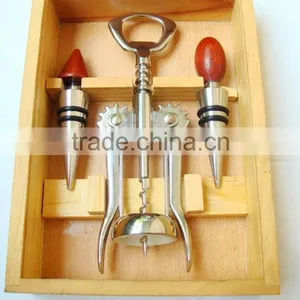 5 Piece Wine Bottle Accessory Gift Set thumbnail-1