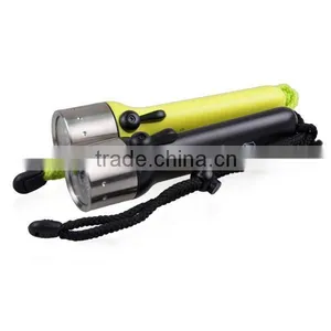 Discover the Oceanic World With Topcom's Professional Diving LED Flashlight thumbnail-2