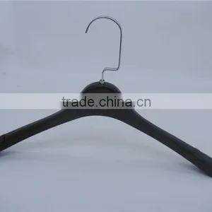 HEAD 15" Rubber Plastic Top Coat Suit Hanger With Logo on the Centre for Wholesale thumbnail-1