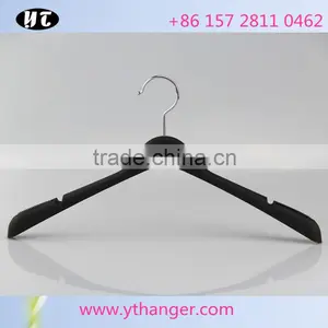 Antislip Surface Good Quality Plastic Rubber Hanger for Men thumbnail-1