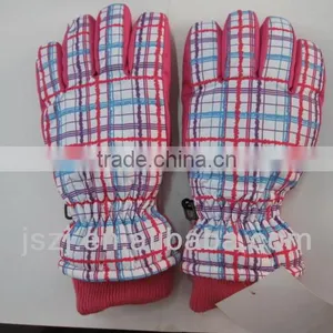 Hand Gloves thumbnail-1
