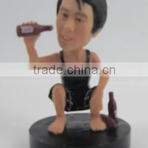 Personal Design Resin Drinking Figurine for Home Decoration thumbnail-1