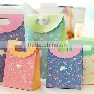 Different Colours Gift Paper Packaging Bag With Handlle With Factory Price thumbnail-1