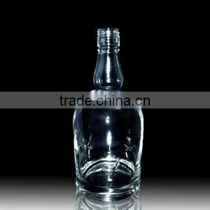 700ml Clear Glass Round Liquor Bottle thumbnail-1