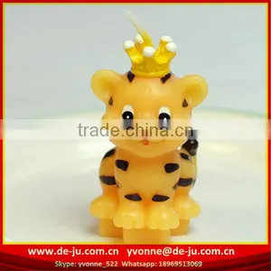 Squat Lion Crown Design Wholesale Candles For Resale thumbnail-1