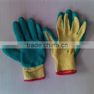 Green Latex Grip Gloves thumbnail-1