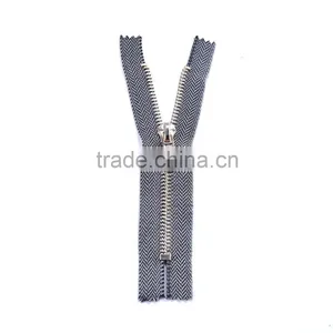 NO. 5 METAL ZIPPER GOLD TEETH WITH SILVER TAPE thumbnail-1