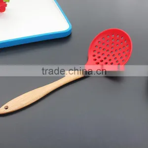 CK-3123 High Quality FDA & LFGB 7pcs Gadget Silicone Kitchen Cooking Tools Set Eco Silicone Kitchen Utensil Set With Wood Handle thumbnail-2