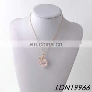 Gold Chian Rose Quartz Necklace Simple Raw Pink Crystal Pendant Rhinestone Necklaces thumbnail-1