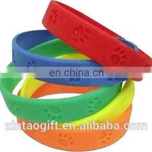 Make Your Own Glow in the Dark Rubber Bracelets thumbnail-6