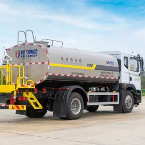 5000 Liters Capacity Street Water Sprinkling Tanker Truck thumbnail-1