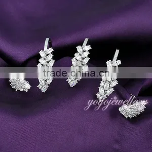 Hot Fashion Trendy Artificial Austrian Crystal Leaf Cuff 18k Gold Bangle Saudi Arabia Jewelry thumbnail-5