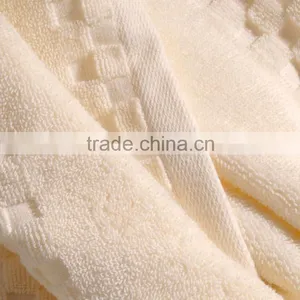 Express China Oem Luxury Custom Check Pattern Bath Towel thumbnail-2