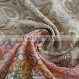 Flower and Paisley Printed Wool Scarf thumbnail-5