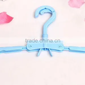 Plastic Foldable Folded Clothes Hangers Assorted Color thumbnail-4