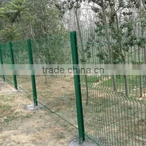 Green 5mm Wire Triangle Bending Welded Road Side 3D Mesh Fencing thumbnail-3