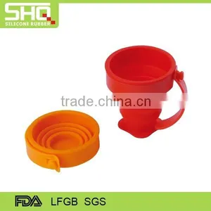 Silicone Collapsible Cup With Plastic Handle thumbnail-1