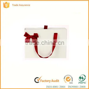 China Supplier 2016 Customized Wholesale Luxurious Packaging Cardboard Paper Gift Boxes With Bowknot Supplier's Choice thumbnail-1
