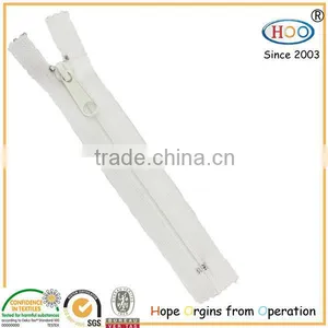 China Wholesale Clothes Zip Cheap Nylon Zipper Dyeing thumbnail-1