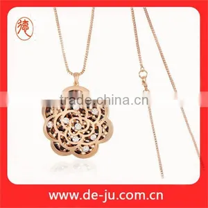 Fashion Charm Rose Crystal Sweater Necklace thumbnail-1