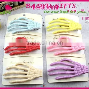 Promotion Hair Clip Skeleton Hair Clip Hand Bone Hair Clip thumbnail-1