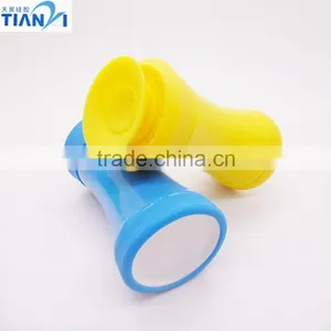 2014 Newest Design Ceramic Spice Jar With Silicone Lid Salt&paper Spice Shaker Bottle thumbnail-2
