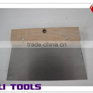 Carbon Steel Blade Scraper With Wooden Handle thumbnail-1
