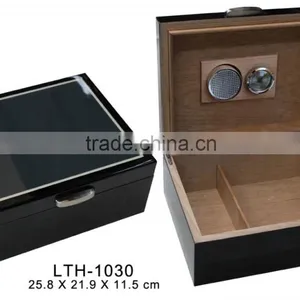 Spanish Cedar Cigar Box thumbnail-1