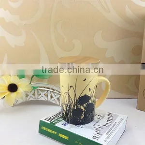 Yellow Color Glaze Ceramic Mug With Wood Lid thumbnail-1