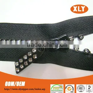 High Quality Double Row Puller Rhinestone Zipper , Cloth Zipper thumbnail-2