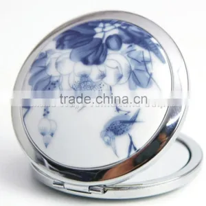 Hot Printing Heart Shape Custom Fashion Aluminum Cosmetic Mirror Quality Choice thumbnail-3