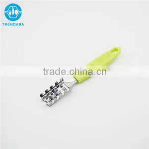 High Quality Stainless Steel Fish Skin Peeler thumbnail-2